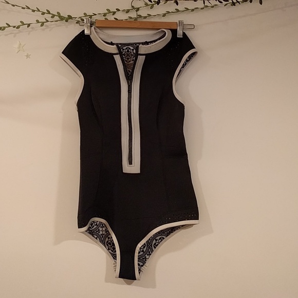 duskii Other - Duskii active one piece swimsuit